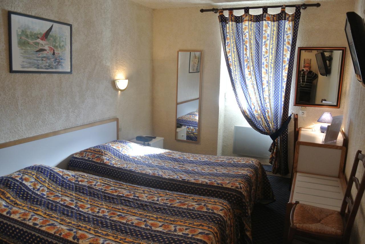 Logis Heraclee Saint-Gilles  Buitenkant foto